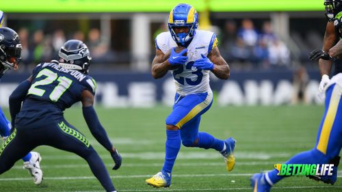 Hollywood Stars: Bet Big on Dolphins-Rams MNF Battle